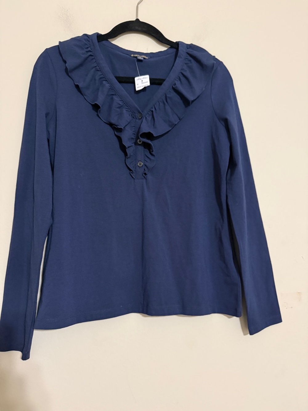 Brooks Brothers Navy top women M long Sleeves Crewneck Gold button casual office